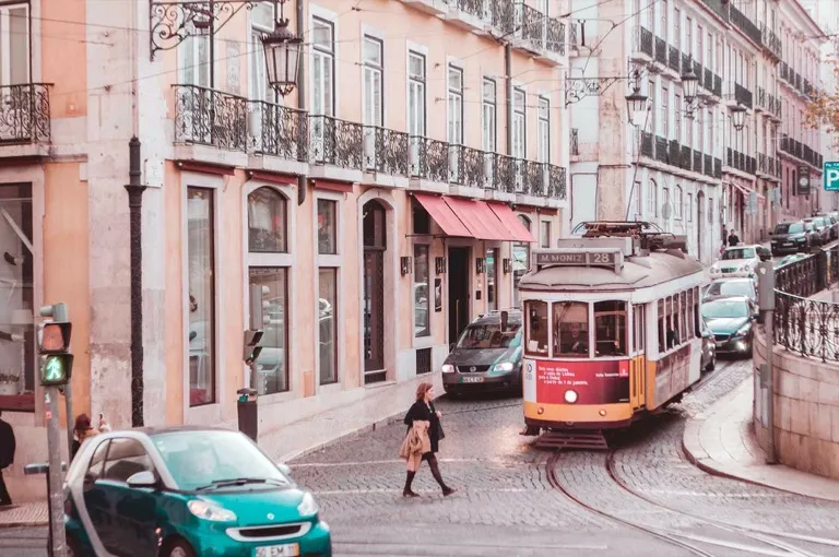 The Croissant Guide to Small-Team Offices in Lisbon (2026)